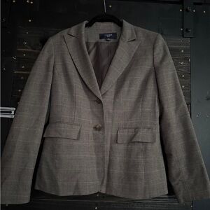 Jones Wear Brown Blazer & pant suit with Notched Lapels and Structured Shoulders